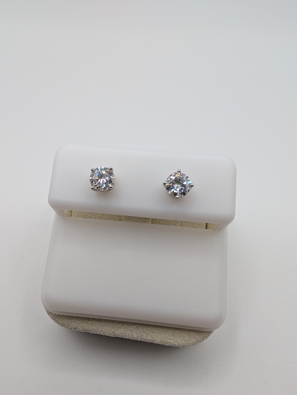 ​Sterling Silver Moissanite Stud Earrings 0.85 CTW VVS D